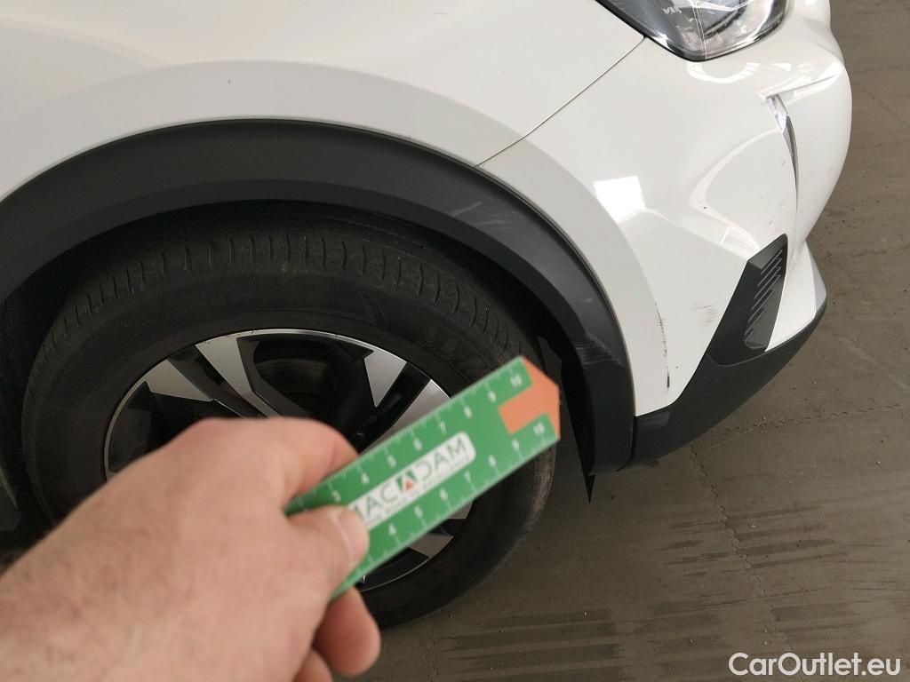  Peugeot  2008 PEUGEOT  / 2019 / 5P / todoterreno Allure BlueHDI 81kW (110CV) #25