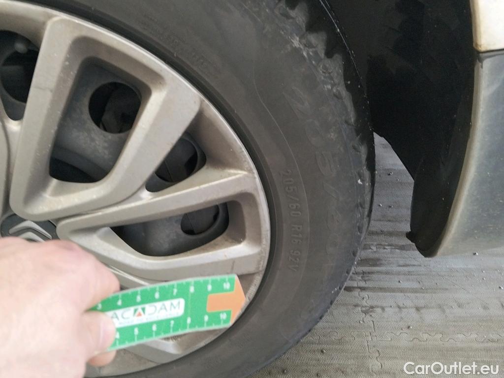  Citroen  Berlingo CITROEN  / 2018 / 5P / monovolumen compacto Talla M BlueHDi 100 S&S FEEL #29