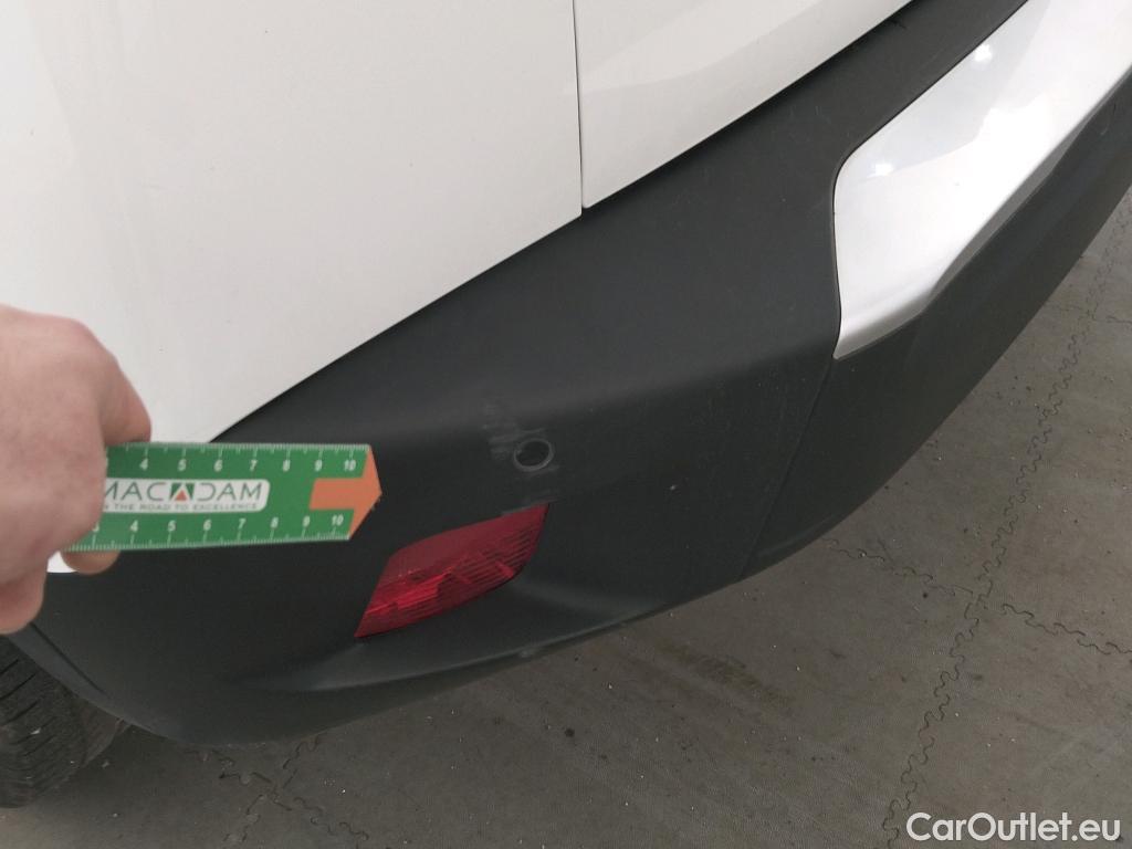  Peugeot  2008 PEUGEOT  / 2019 / 5P / todoterreno Allure BlueHDI 81kW (110CV) #19