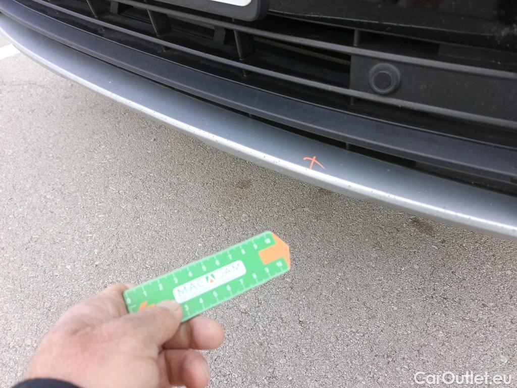  Volvo  XC 40 VOLVO XC40 / 2017 / 5P / todoterreno 2.0 D4 AWD Momentum Auto #19