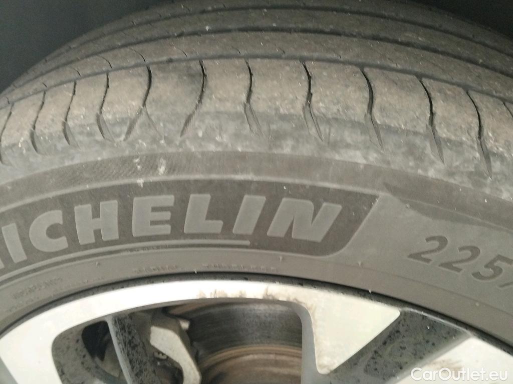  DS  DS7 DS DS 7 Crossback / 2017 / 5P / todoterreno BlueHDi DE 96kW (130CV) Auto. CHIC (AC) #1