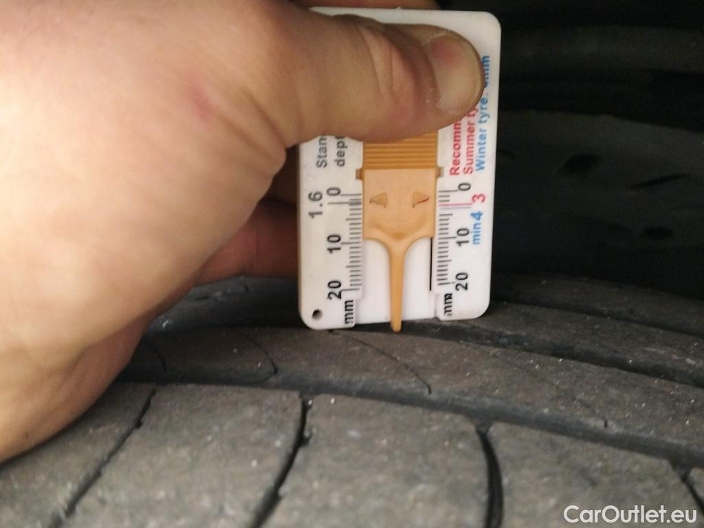  DS  DS7 DS DS 7 Crossback / 2017 / 5P / todoterreno BlueHDi DE 96kW (130CV) Auto. CHIC (AC) #2