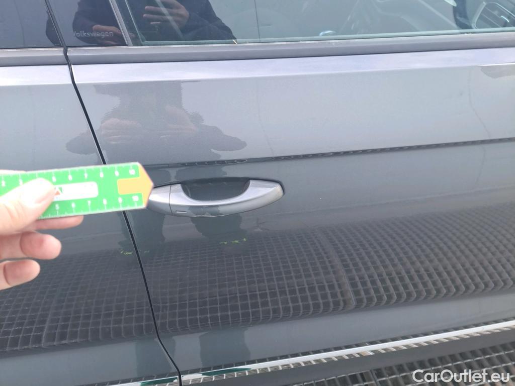  Volkswagen  T-ROC VOLKSWAGEN  / 2017 / 5P / todoterreno Sport 1.5 TSI 110kW (150CV) DSG #39