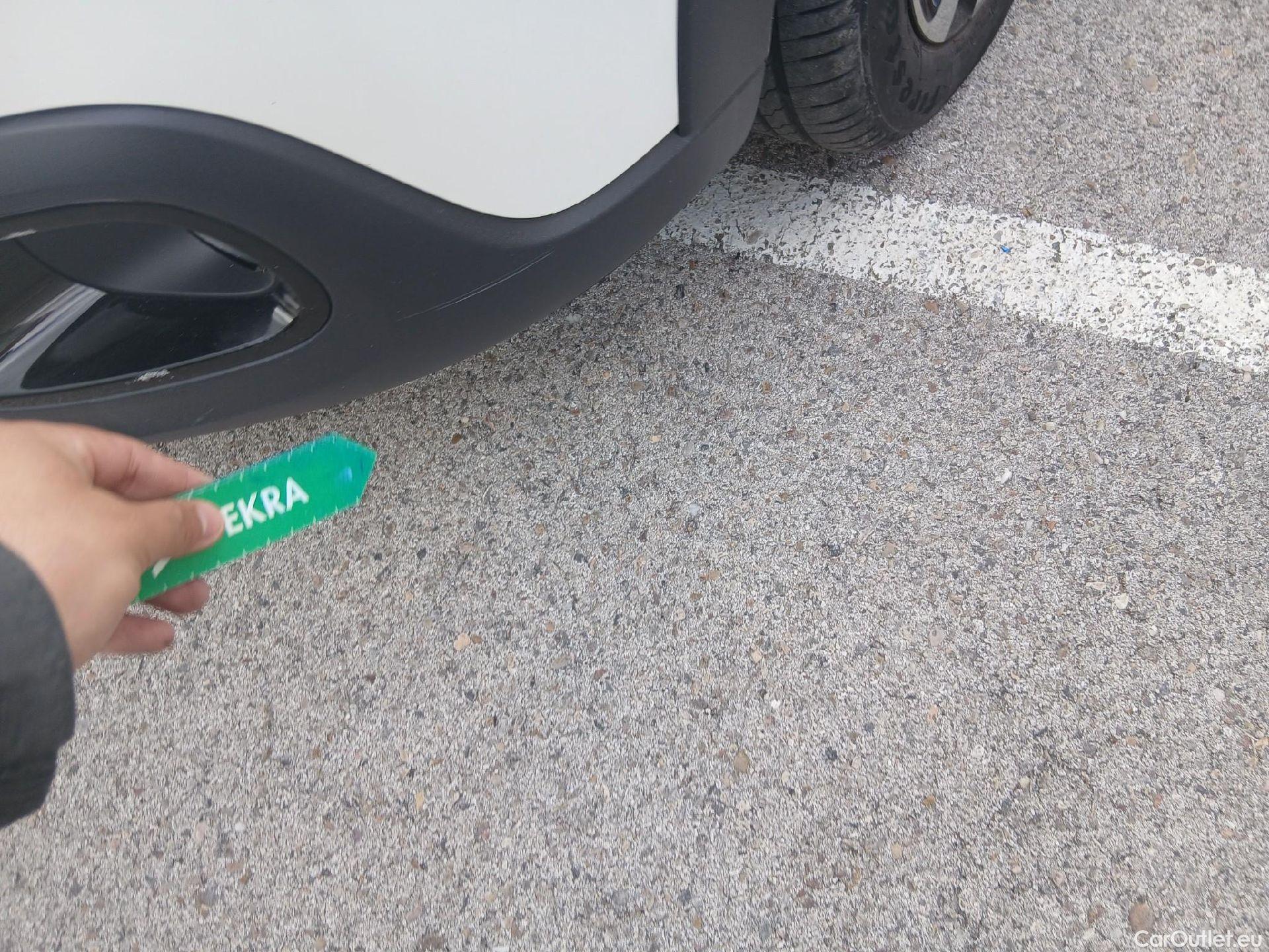  Citroen  C3 CITROEN  / 2016 / 5P / berlina con portón PureTech 60KW (82CV) SHINE #4