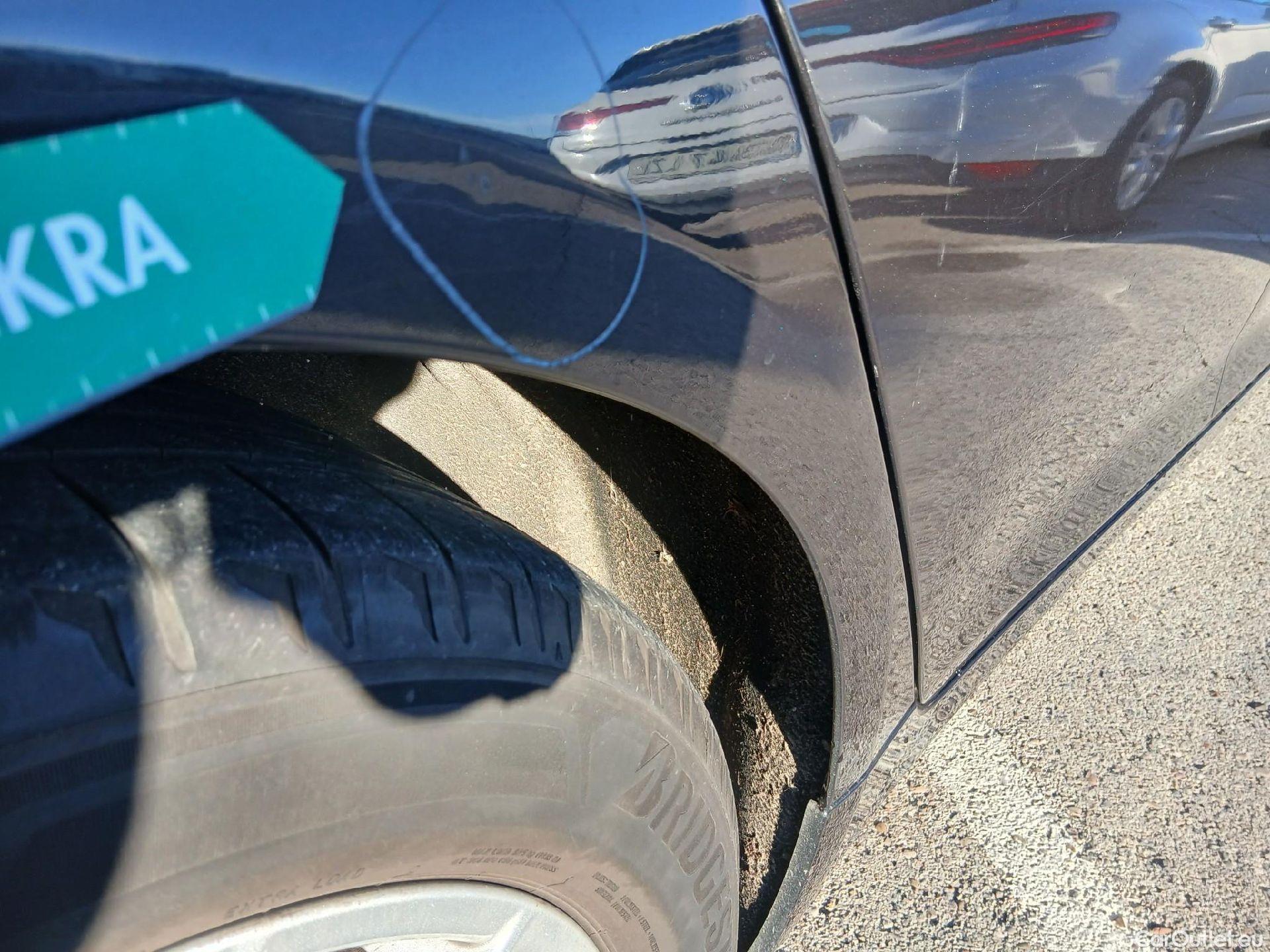  Bmw  Serie 5 BMW  / 2020 / 4P / sedán 520e #28