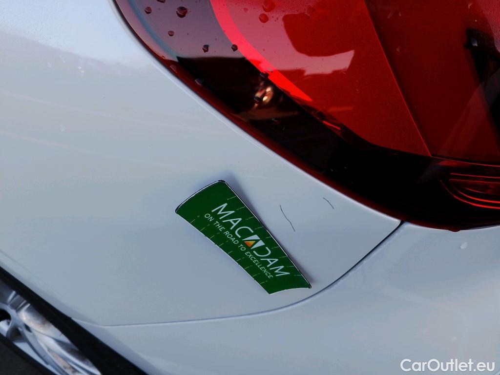  Bmw  Serie 1 BMW  / 2019 / 5P / berlina con portón 118i #2