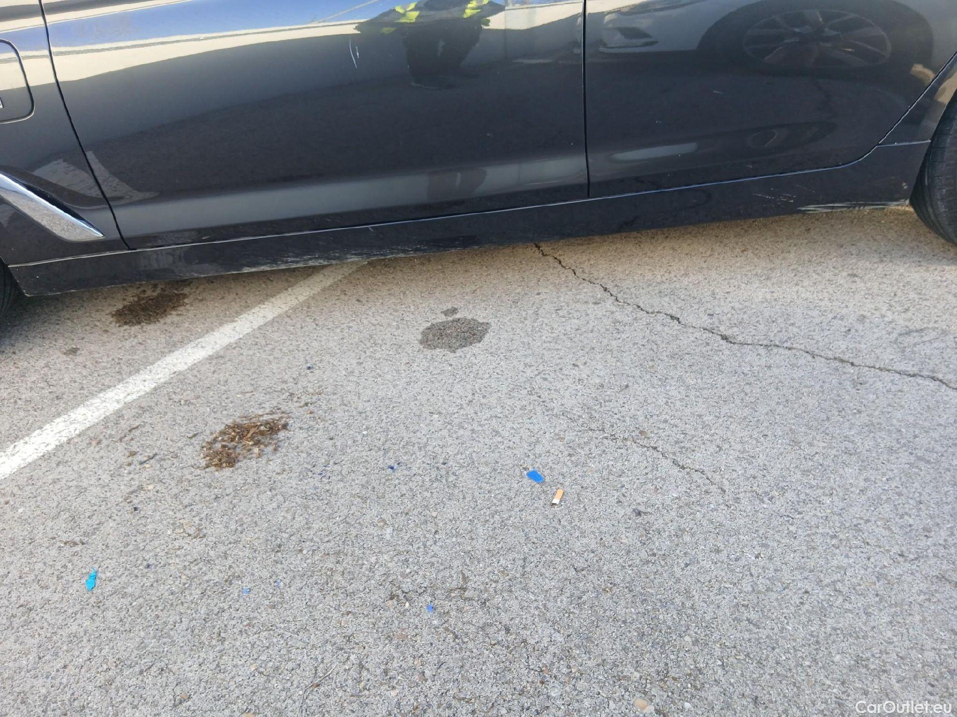  Bmw  Serie 5 BMW  / 2020 / 4P / sedán 520e #38