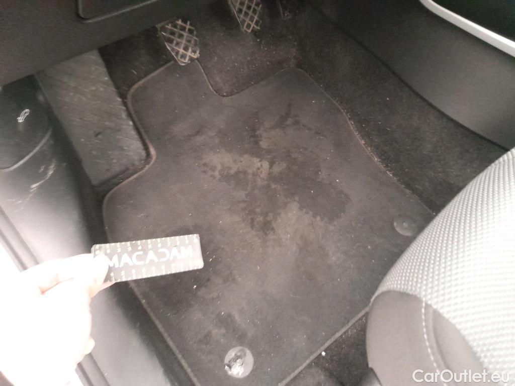  Audi  Q2 AUDI  / 2016 / 5P / todoterreno Design 30 TFSI 85kW (116CV) (AC) #15