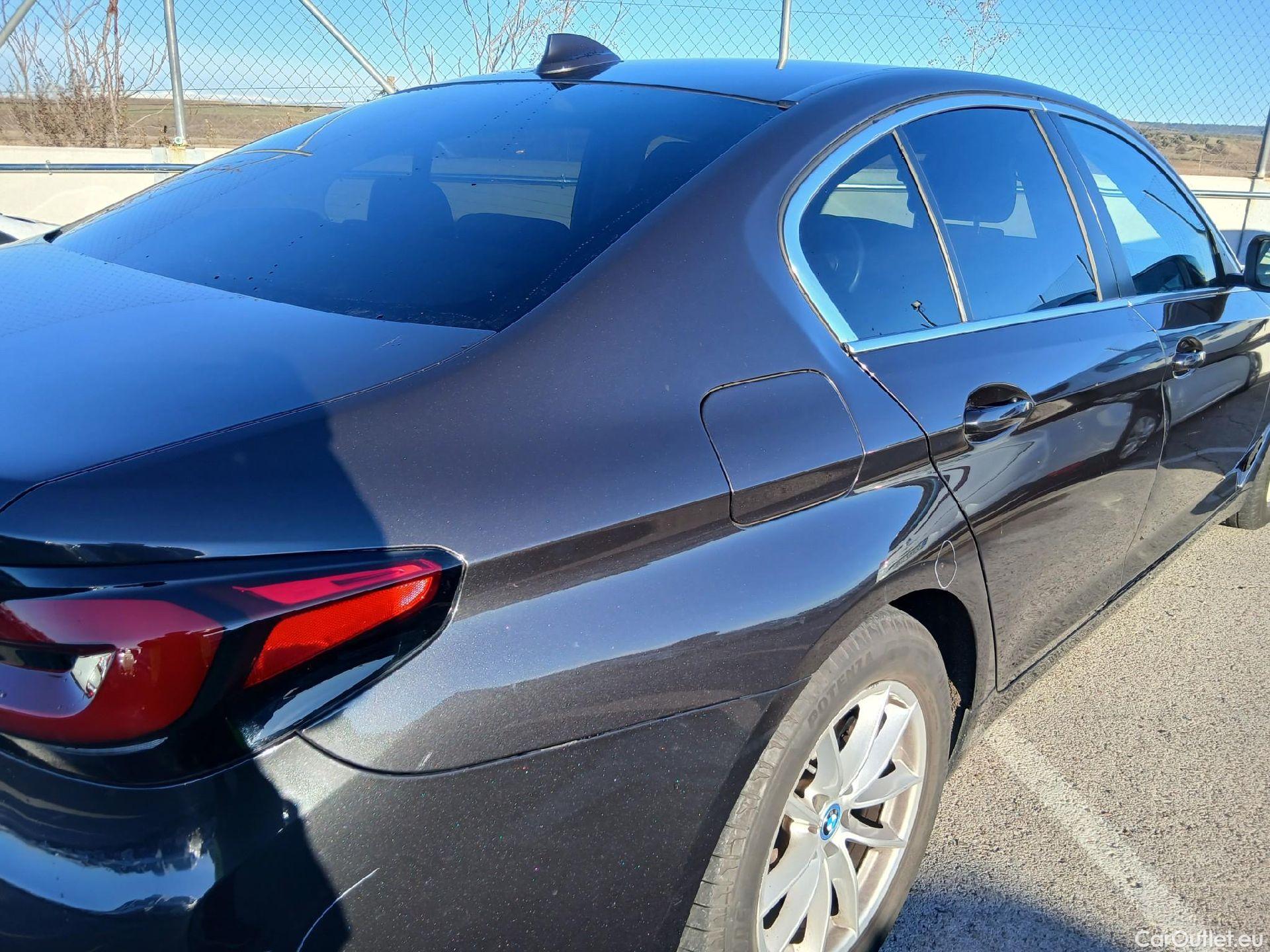  Bmw  Serie 5 BMW  / 2020 / 4P / sedán 520e #27