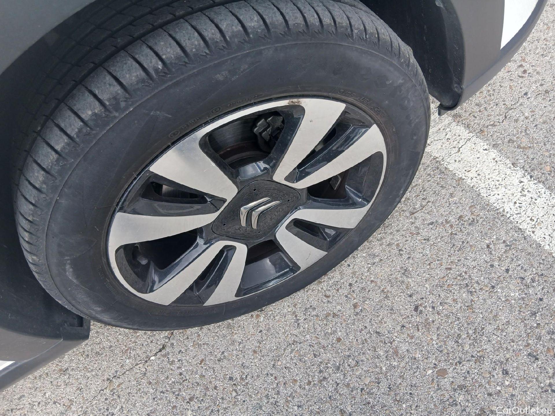  Citroen  C3 CITROEN  / 2016 / 5P / berlina con portón PureTech 60KW (82CV) SHINE #13