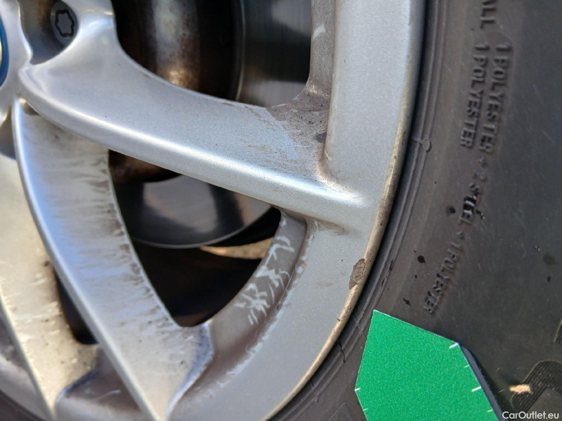  Bmw  Serie 5 BMW  / 2020 / 4P / sedán 520e #17