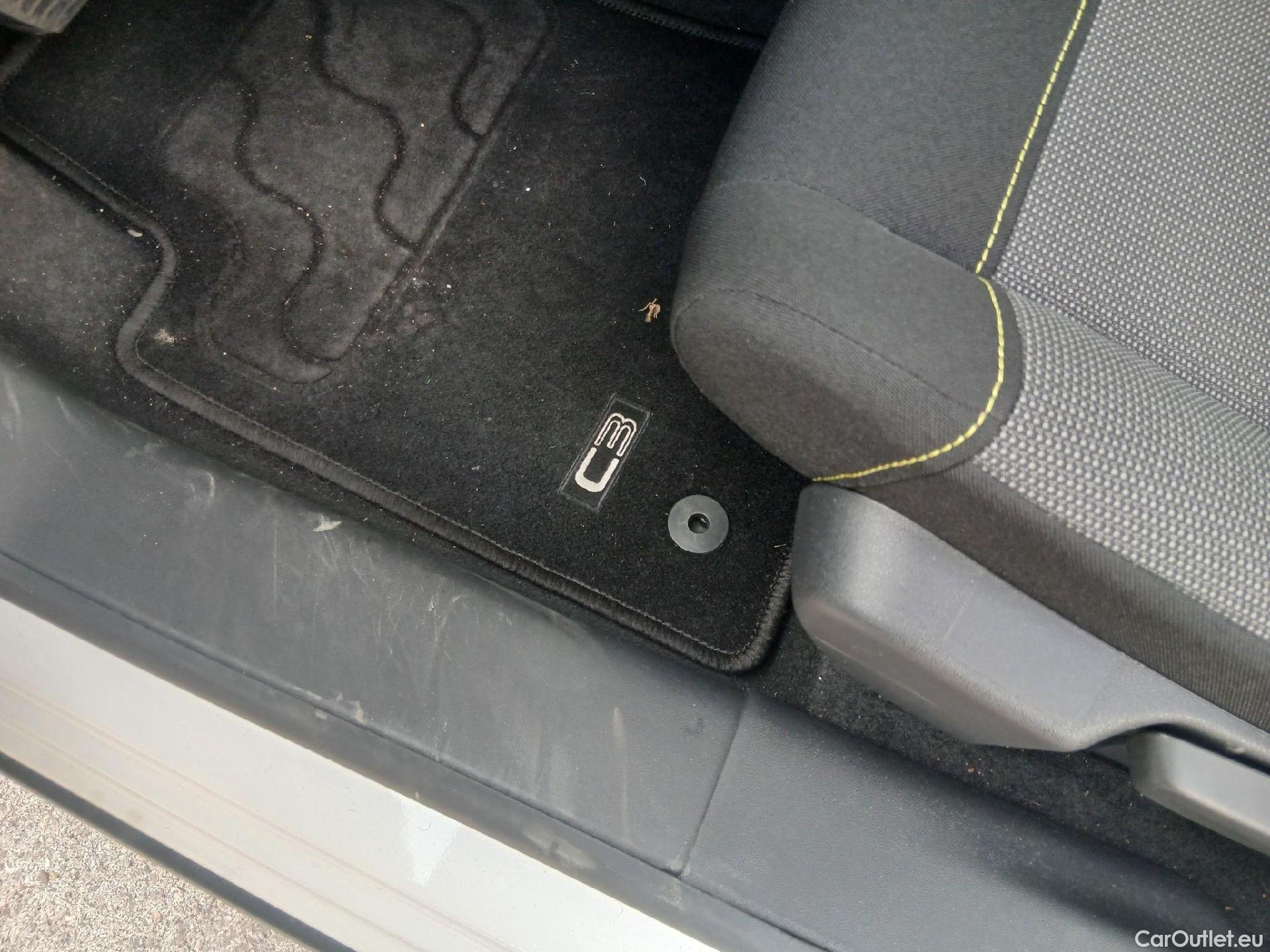  Citroen  C3 CITROEN  / 2016 / 5P / berlina con portón PureTech 60KW (82CV) SHINE #2