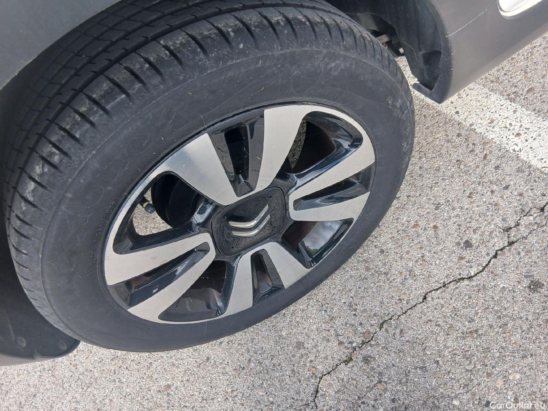  Citroen  C3 CITROEN  / 2016 / 5P / berlina con portón PureTech 60KW (82CV) SHINE #12