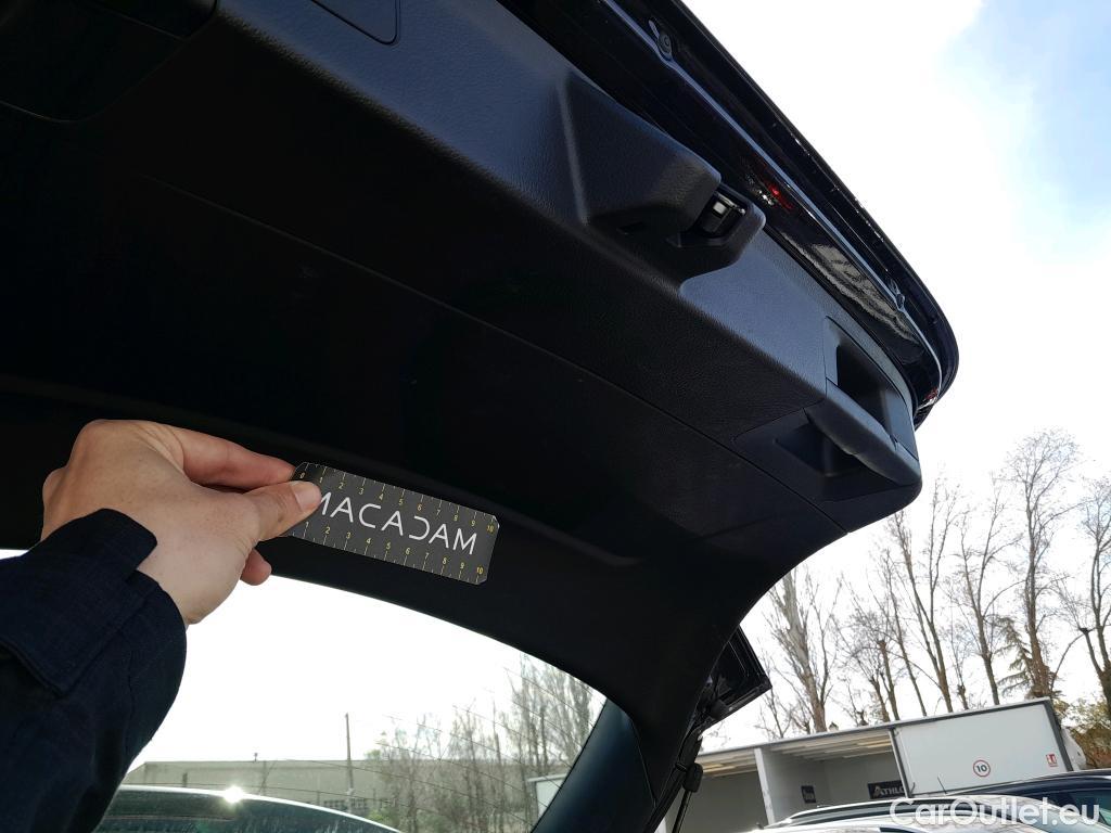  Mercedes  A-Klasse MERCEDES-BENZ Clase A / 2018 / 5P / berlina con portón A 250 e #16