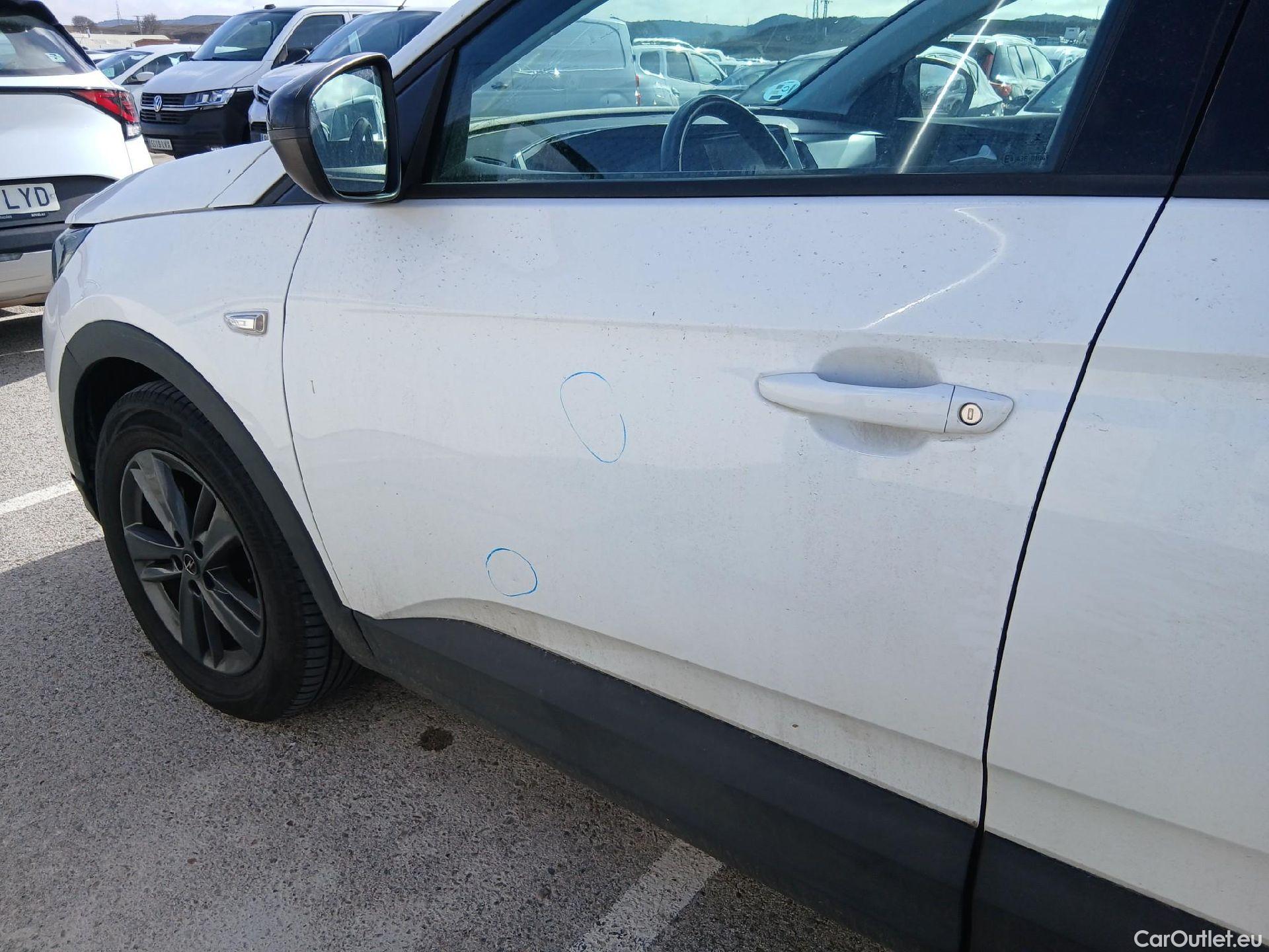  Opel   Grandland X OPEL Grandland / 2021 / 5P / todoterreno 1.5 CDTi Business Edition Auto #14