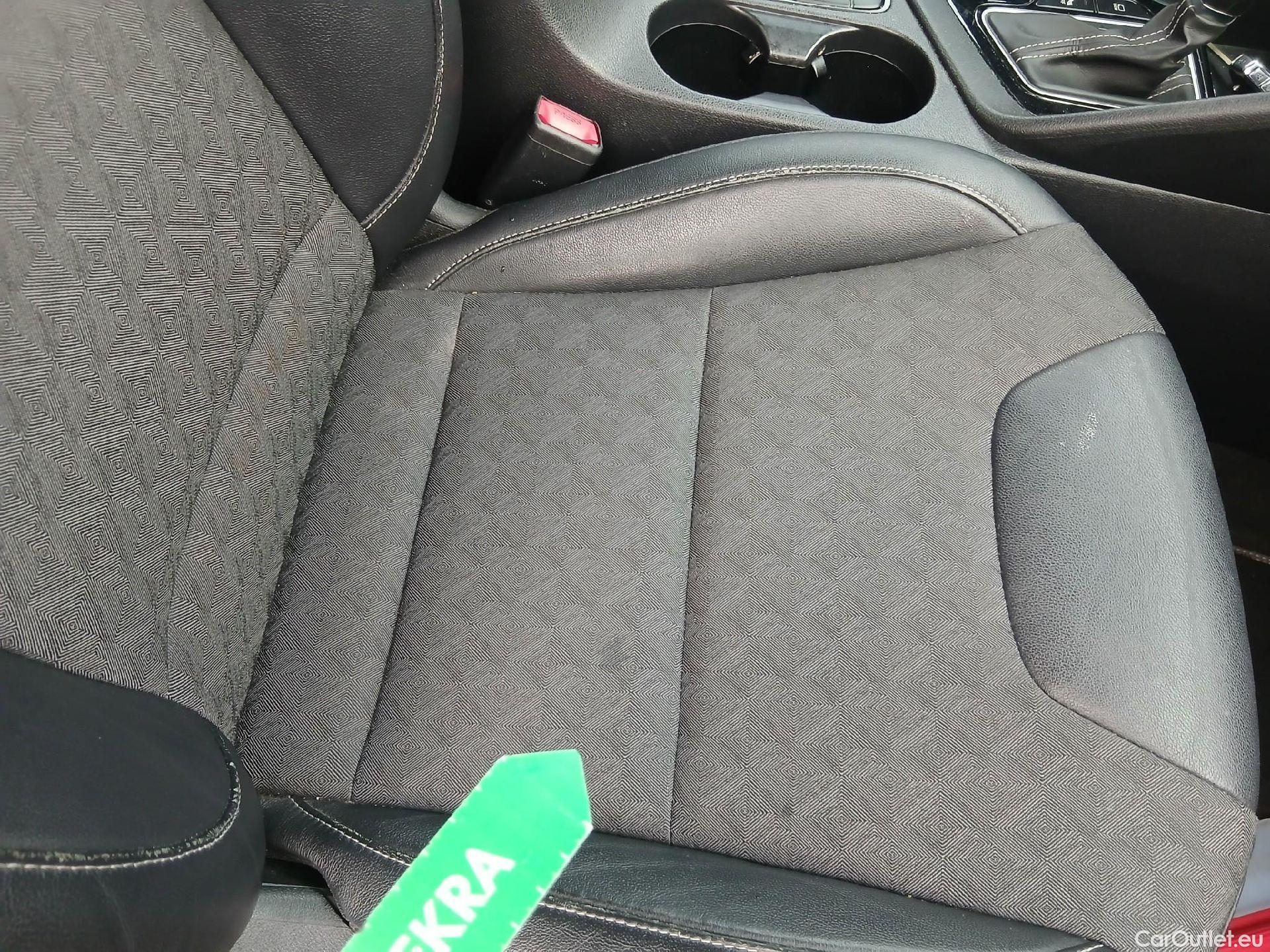  KIA  Niro KIA  / 2019 / 5P / crossover 1.6 GDi HEV 104kW (141CV) Drive #32