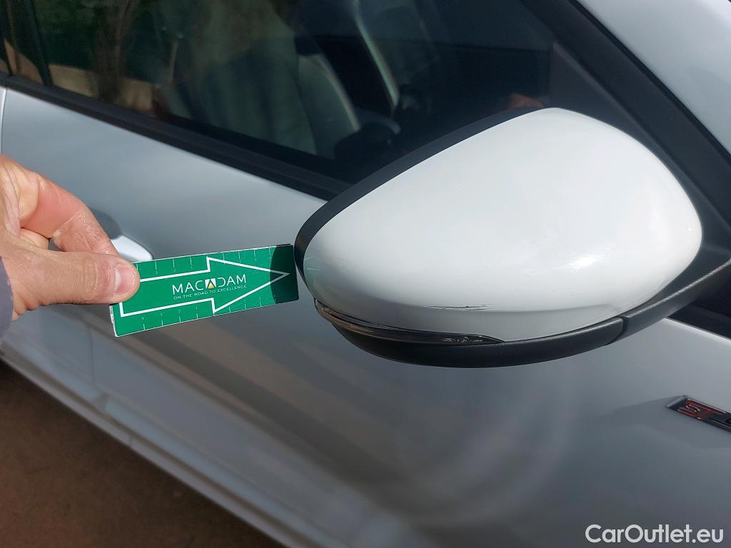  Ford  Kuga FORD  / 2019 / 5P / todoterreno ST-Line X 2.5 Duratec PHEV 165kW Auto  #12