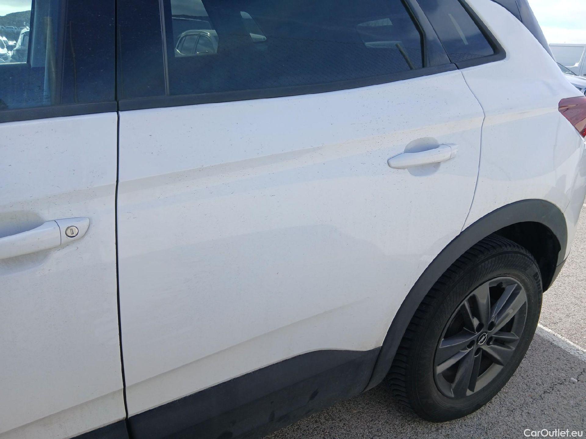  Opel   Grandland X OPEL Grandland / 2021 / 5P / todoterreno 1.5 CDTi Business Edition Auto #15