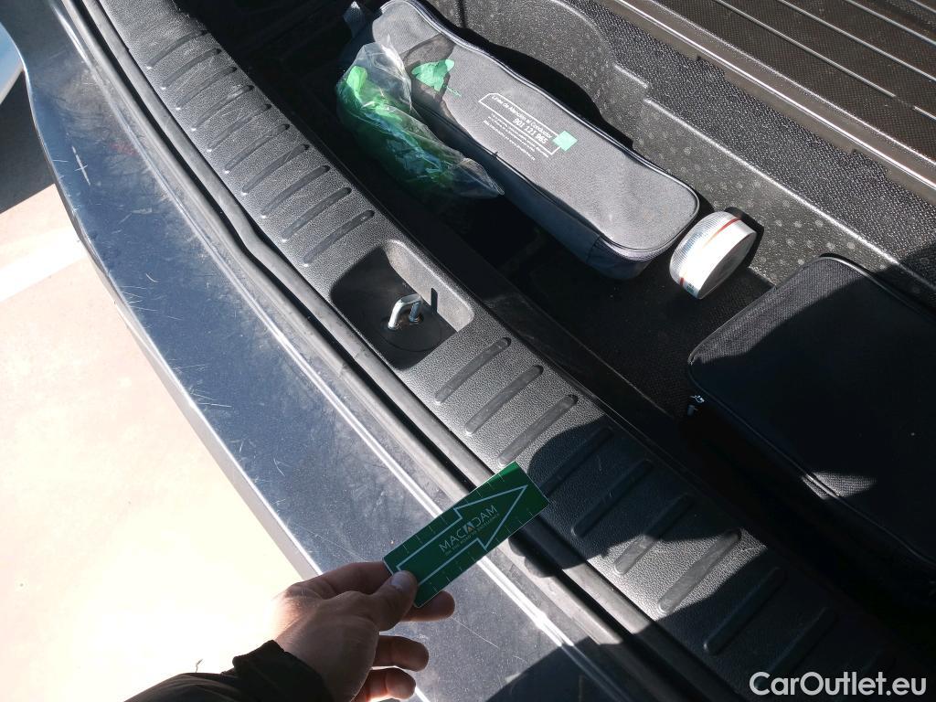  Hyundai  Tucson HYUNDAI  / 2018 / 5P / todoterreno 1.6 CRDI 85kW (116CV) 48V Tecno 4X2 #13