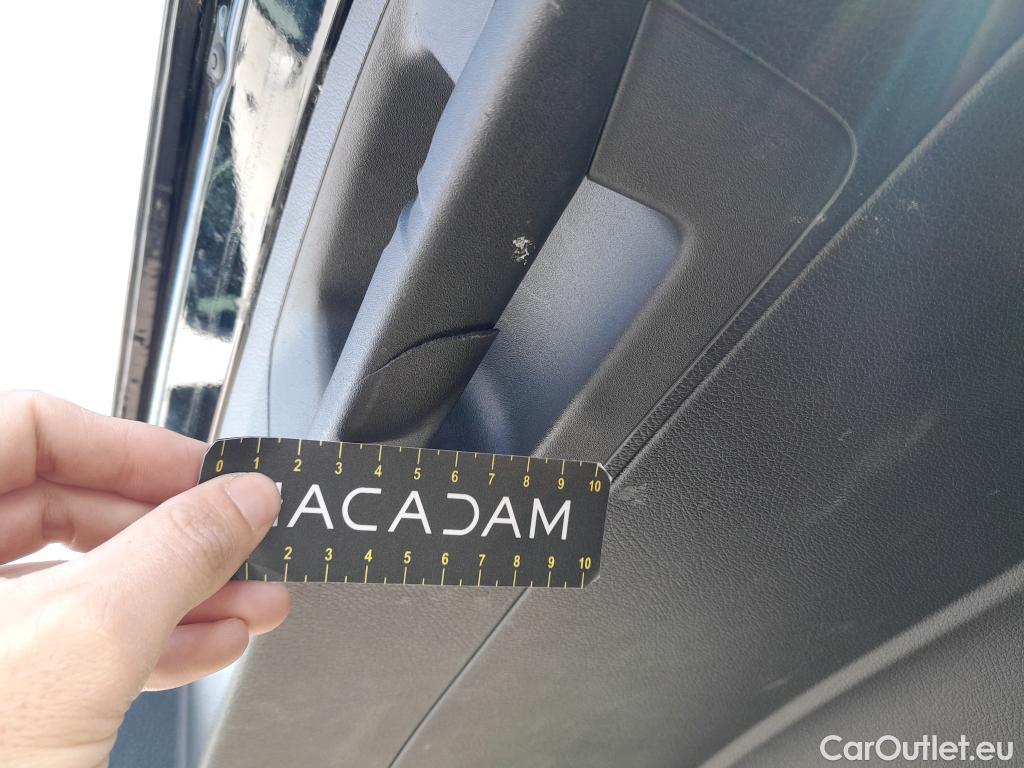  Mercedes  A-Klasse MERCEDES-BENZ Clase A / 2018 / 5P / berlina con portón A 250 e #18