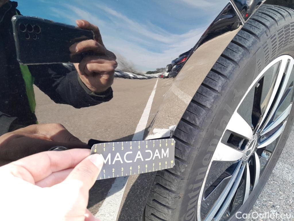  Mercedes  A-Klasse MERCEDES-BENZ Clase A / 2018 / 5P / berlina con portón A 250 e #24