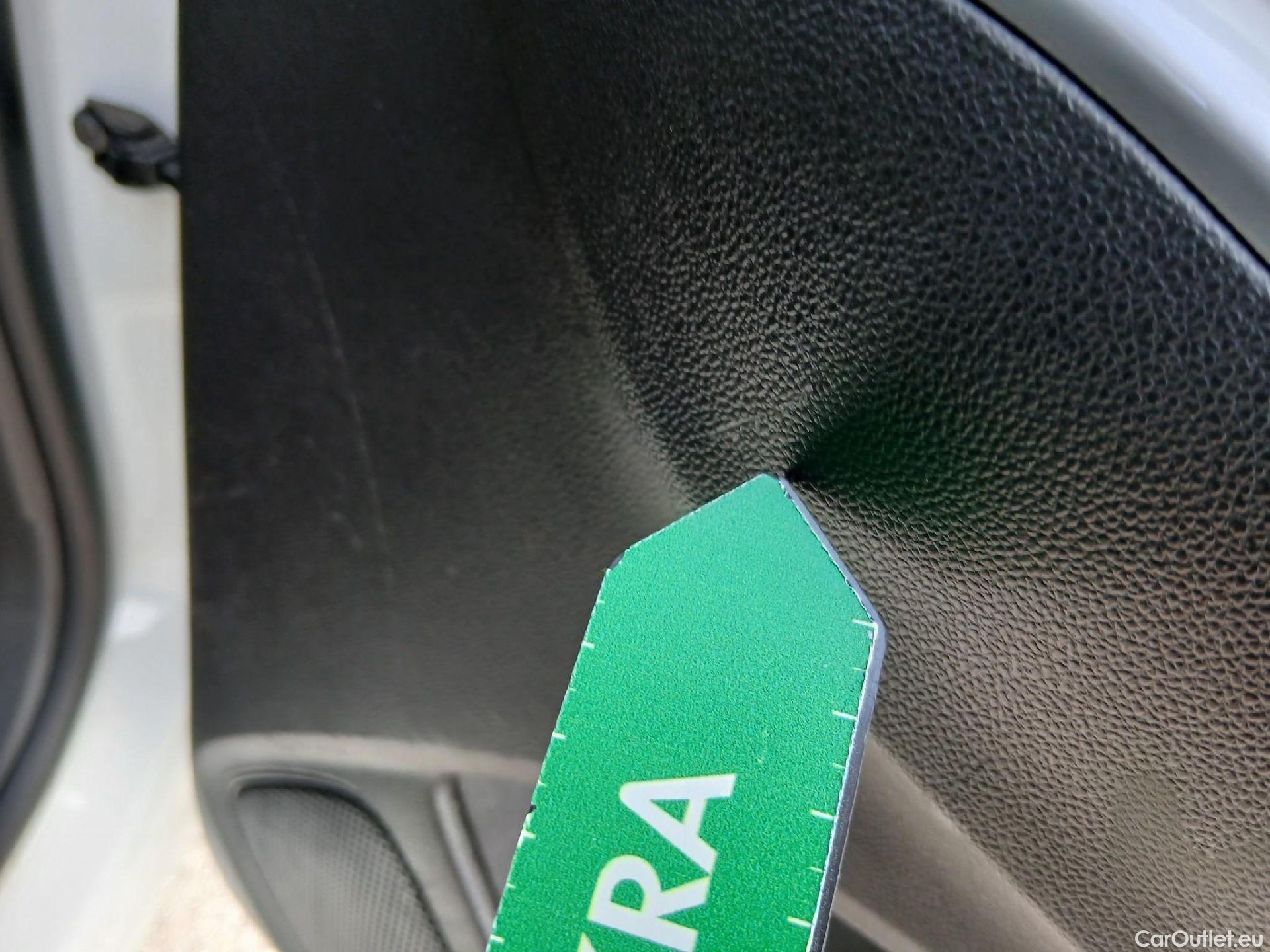  Opel   Grandland X OPEL Grandland / 2021 / 5P / todoterreno 1.5 CDTi Business Edition Auto #32