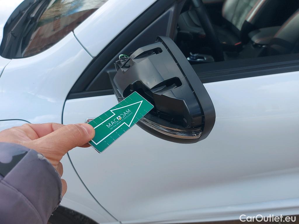  Ford  Kuga FORD  / 2019 / 5P / todoterreno ST-Line X 2.5 Duratec PHEV 165kW Auto  #4