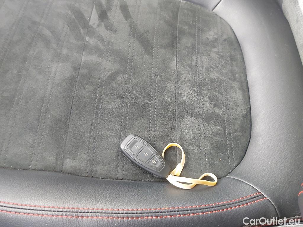  Ford  Kuga FORD  / 2019 / 5P / todoterreno ST-Line X 2.5 Duratec PHEV 165kW Auto  #2