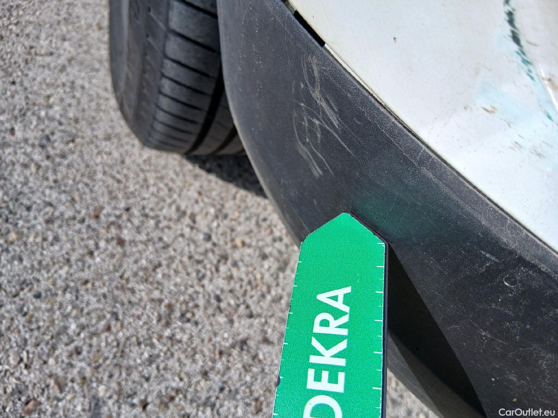  Opel   Grandland X OPEL Grandland / 2021 / 5P / todoterreno 1.5 CDTi Business Edition Auto #9