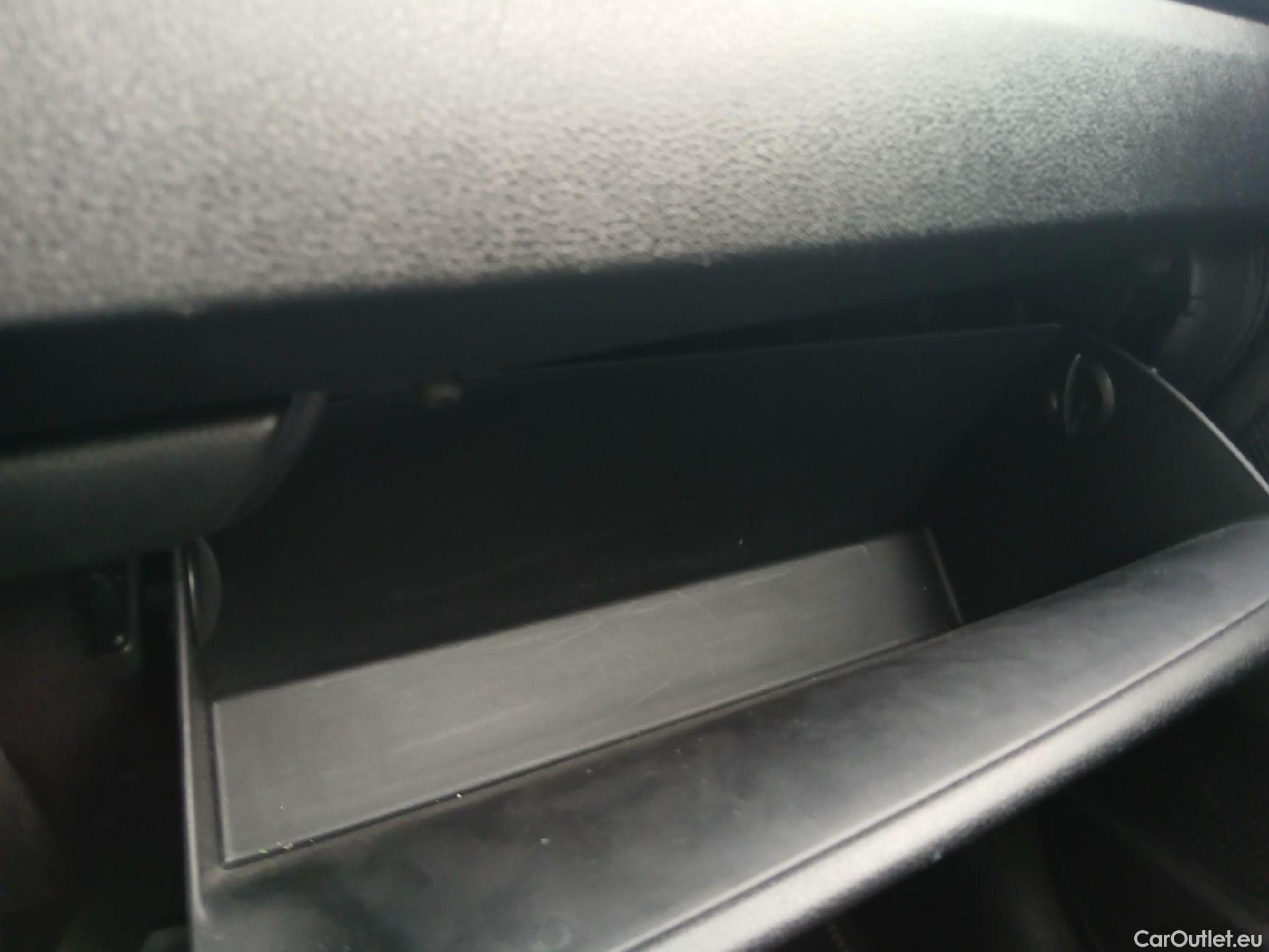  KIA  Niro KIA  / 2019 / 5P / crossover 1.6 GDi HEV 104kW (141CV) Drive #35