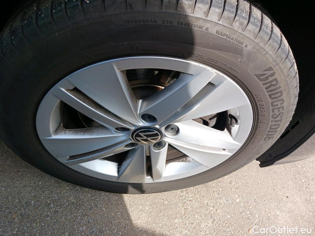  Volkswagen  Golf  VOLKSWAGEN / 2020 / 5P / familiar Life 2.0 TDI 85kW (115CV) Variant #16