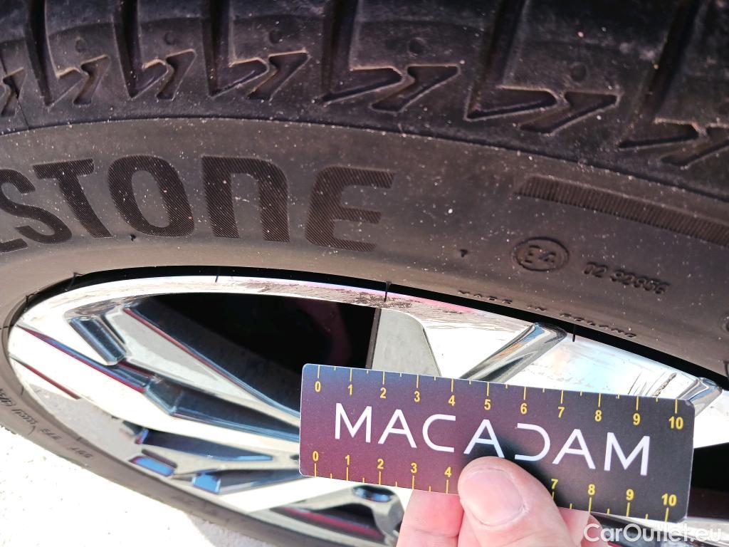  Peugeot  5008 PEUGEOT  / 2020 / 5P / todoterreno 1.6 PureTech 132KW S&S GT Pack EAT8 #4