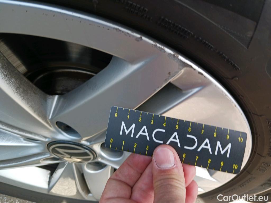  Volkswagen  Golf  VOLKSWAGEN / 2020 / 5P / familiar Life 2.0 TDI 85kW (115CV) Variant #17