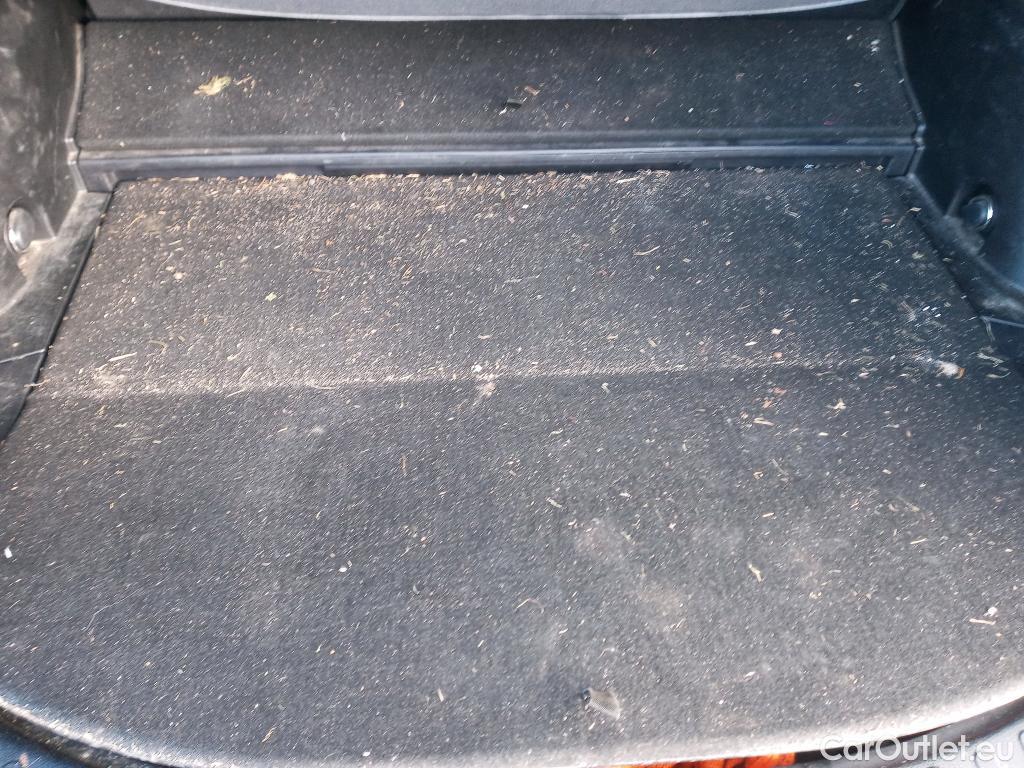  Toyota  RAV4 TOYOTA  / 2015 / 5P / todoterreno 2.5l hybrid 4WD Advance #9