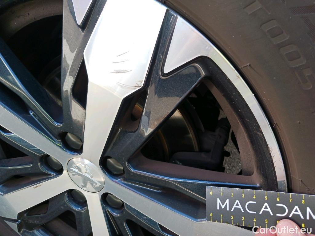  Peugeot  5008 PEUGEOT  / 2020 / 5P / todoterreno 1.6 PureTech 132KW S&S GT Pack EAT8 #2