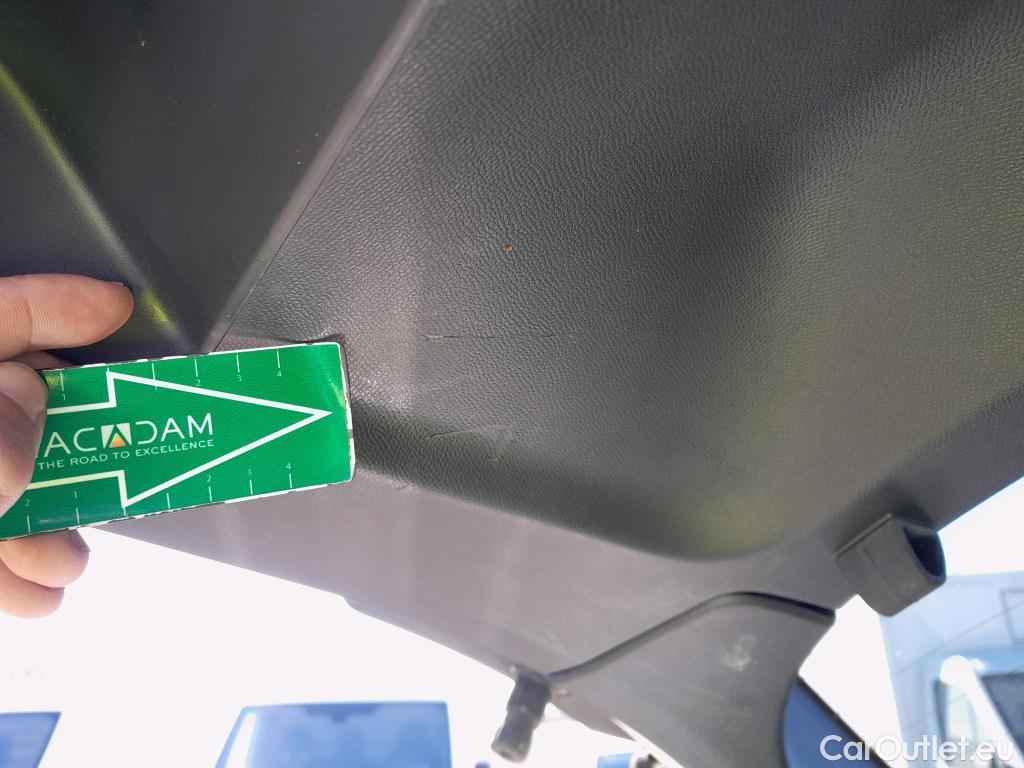  Peugeot  2008 PEUGEOT  / 2019 / 5P / todoterreno Allure BlueHDI 81kW (110CV) #14