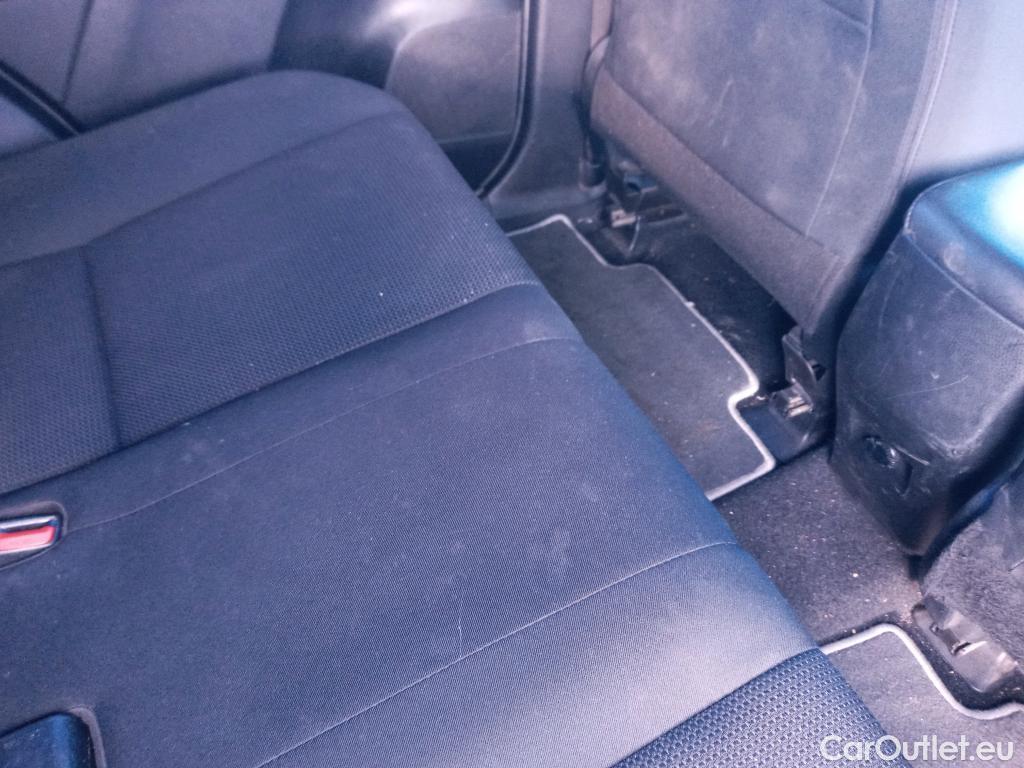  Toyota  RAV4 TOYOTA  / 2015 / 5P / todoterreno 2.5l hybrid 4WD Advance #11