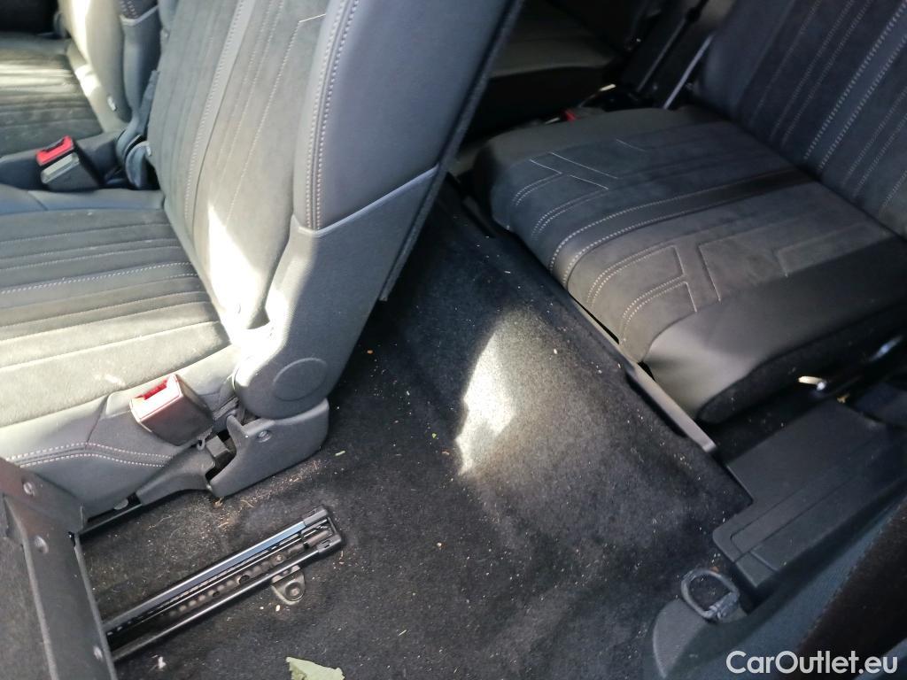  Peugeot  5008 PEUGEOT  / 2020 / 5P / todoterreno 1.6 PureTech 132KW S&S GT Pack EAT8 #21