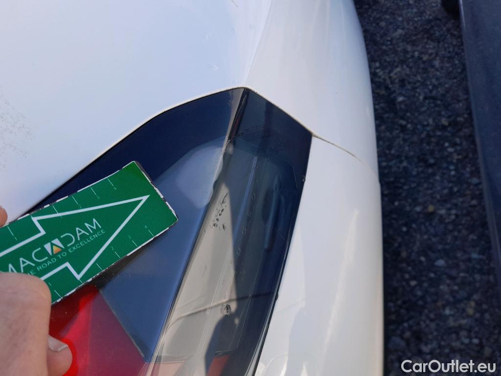  Peugeot  2008 PEUGEOT  / 2019 / 5P / todoterreno Allure BlueHDI 81kW (110CV) #2