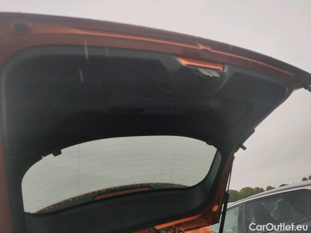  Peugeot  2008 PEUGEOT  / 2019 / 5P / todoterreno Allure Puretech 130 S&S EAT8 #5