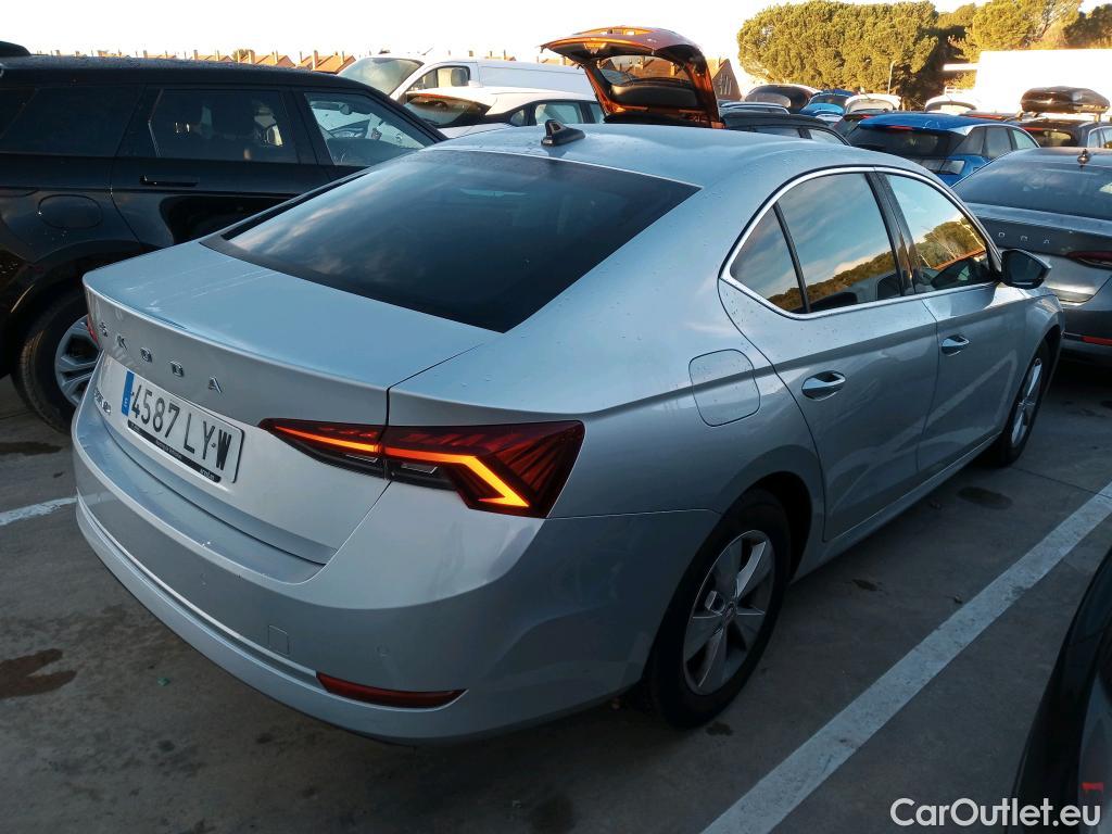 Skoda  Octavia SKODA  / 2020 / 5P / berlina con portón 2.0 TDI 85kW (115 CV) Manual Ambition #9