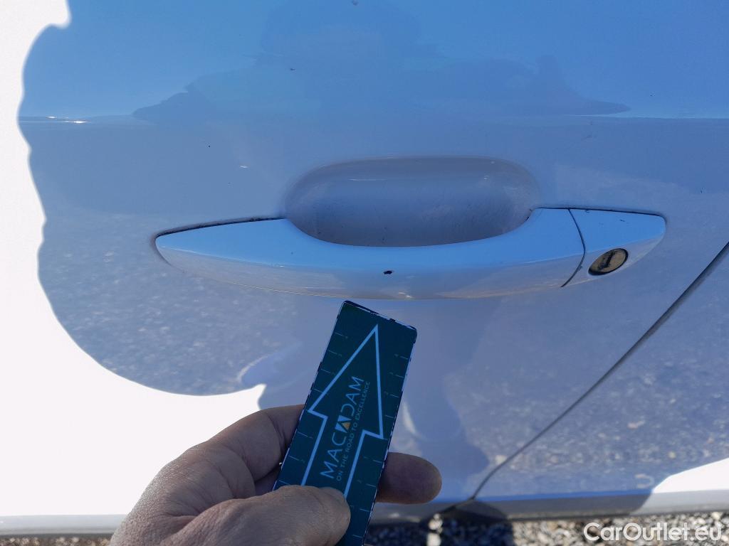  Peugeot  2008 PEUGEOT  / 2019 / 5P / todoterreno Allure BlueHDI 81kW (110CV) #23