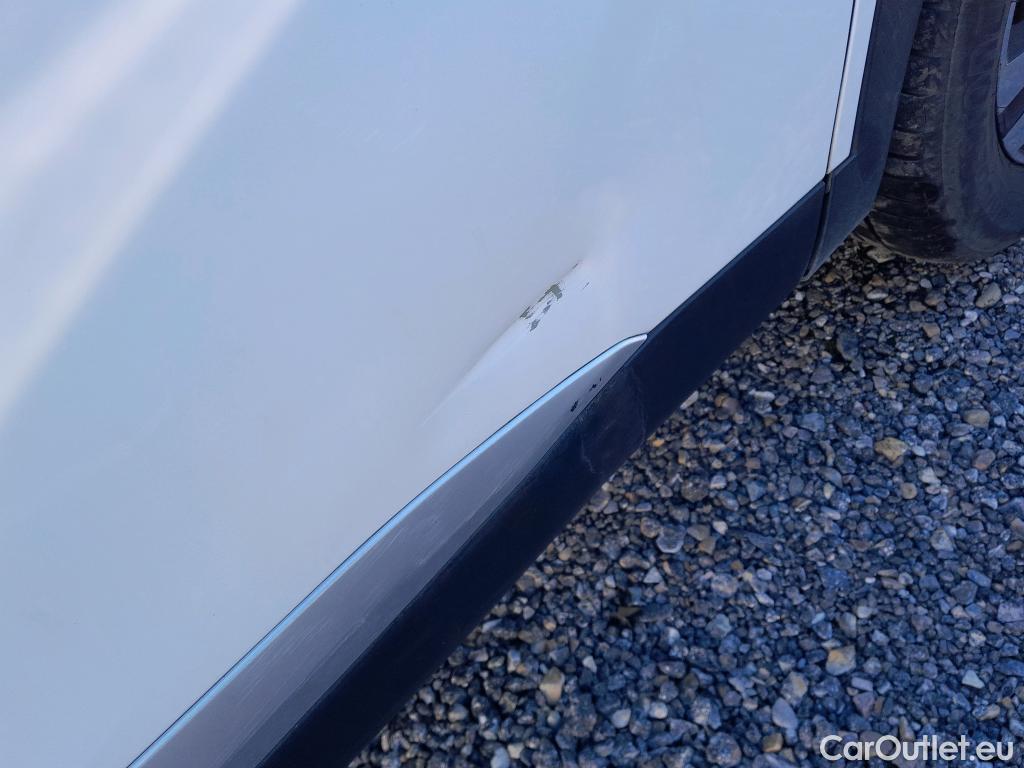  Peugeot  2008 PEUGEOT  / 2019 / 5P / todoterreno Allure BlueHDI 81kW (110CV) #5