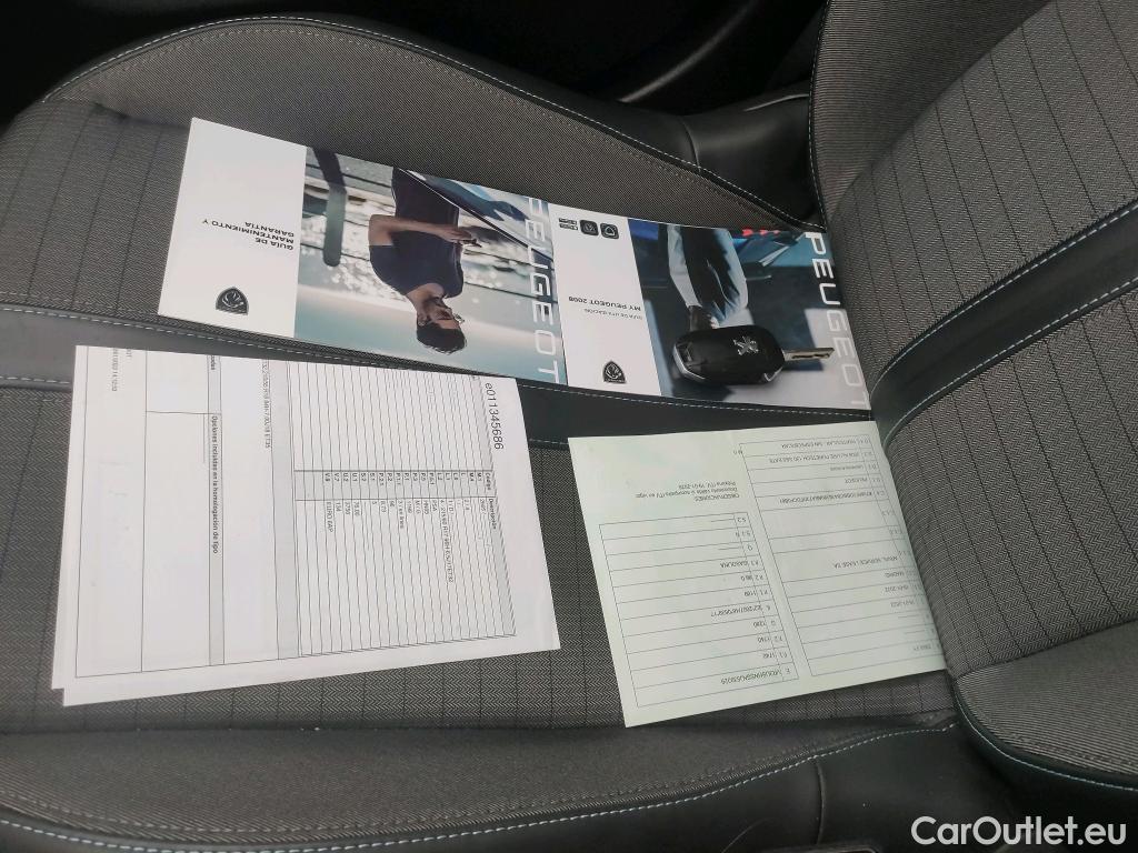  Peugeot  2008 PEUGEOT  / 2019 / 5P / todoterreno Allure Puretech 130 S&S EAT8 #1