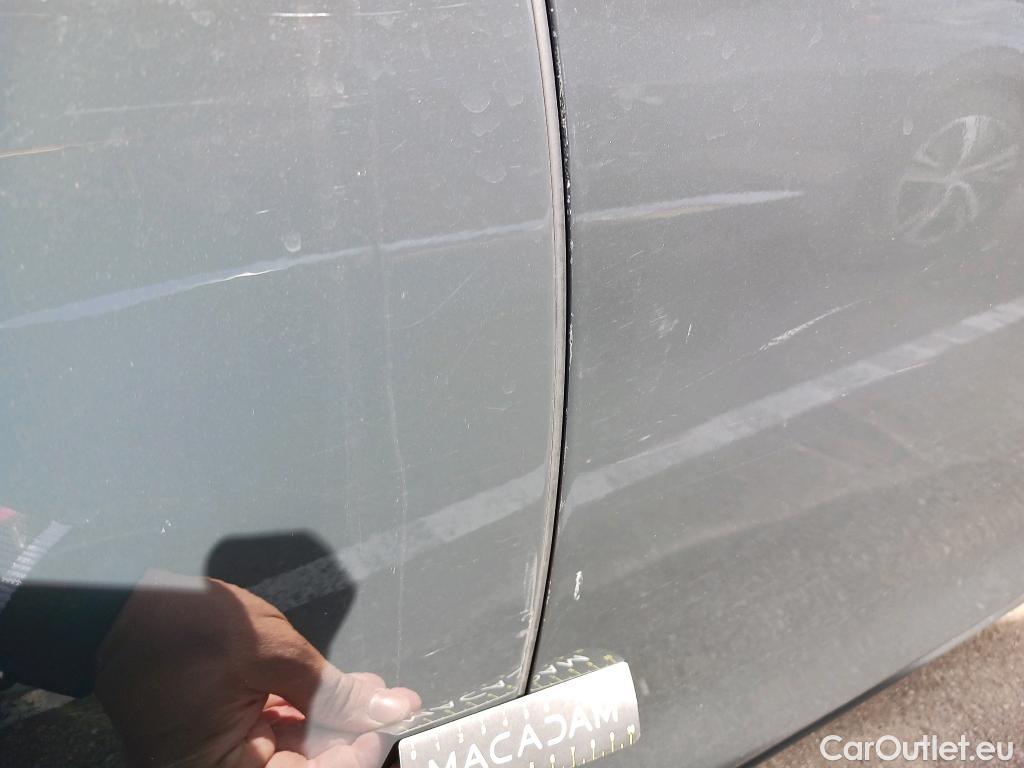  Volkswagen  Golf  VOLKSWAGEN / 2020 / 5P / familiar Life 2.0 TDI 85kW (115CV) Variant #6