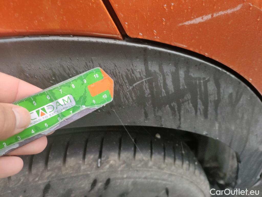  Peugeot  2008 PEUGEOT  / 2019 / 5P / todoterreno Allure Puretech 130 S&S EAT8 #14