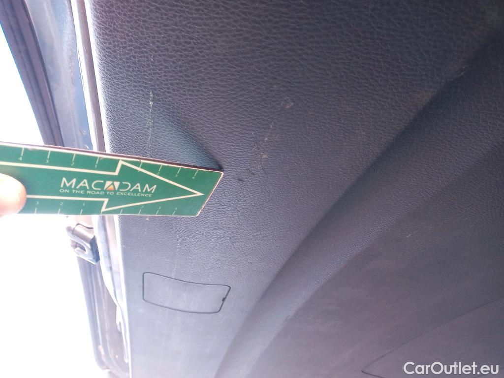  Toyota  RAV4 TOYOTA  / 2015 / 5P / todoterreno 2.5l hybrid 4WD Advance #31