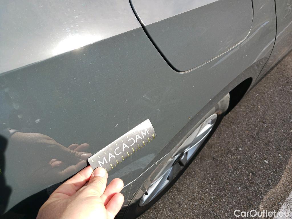  Volkswagen  Golf  VOLKSWAGEN / 2020 / 5P / familiar Life 2.0 TDI 85kW (115CV) Variant #35