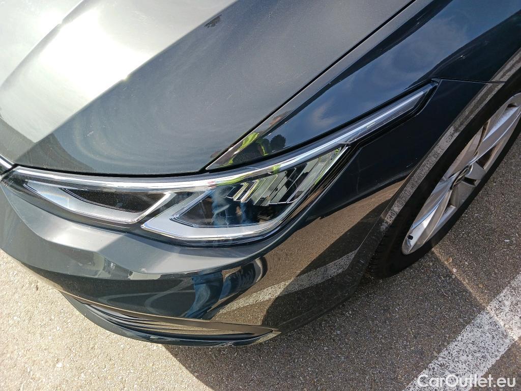  Volkswagen  Golf  VOLKSWAGEN / 2020 / 5P / familiar Life 2.0 TDI 85kW (115CV) Variant #32