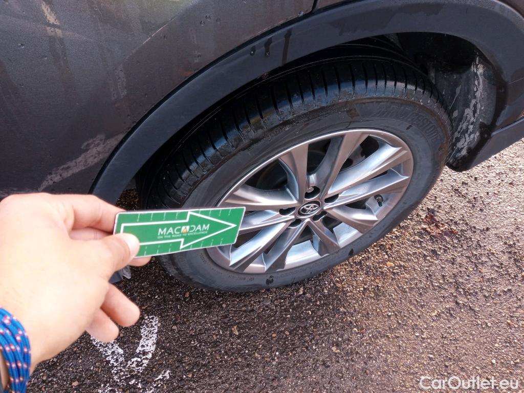  Toyota  RAV4 TOYOTA  / 2015 / 5P / todoterreno 2.5l hybrid 4WD Advance #17